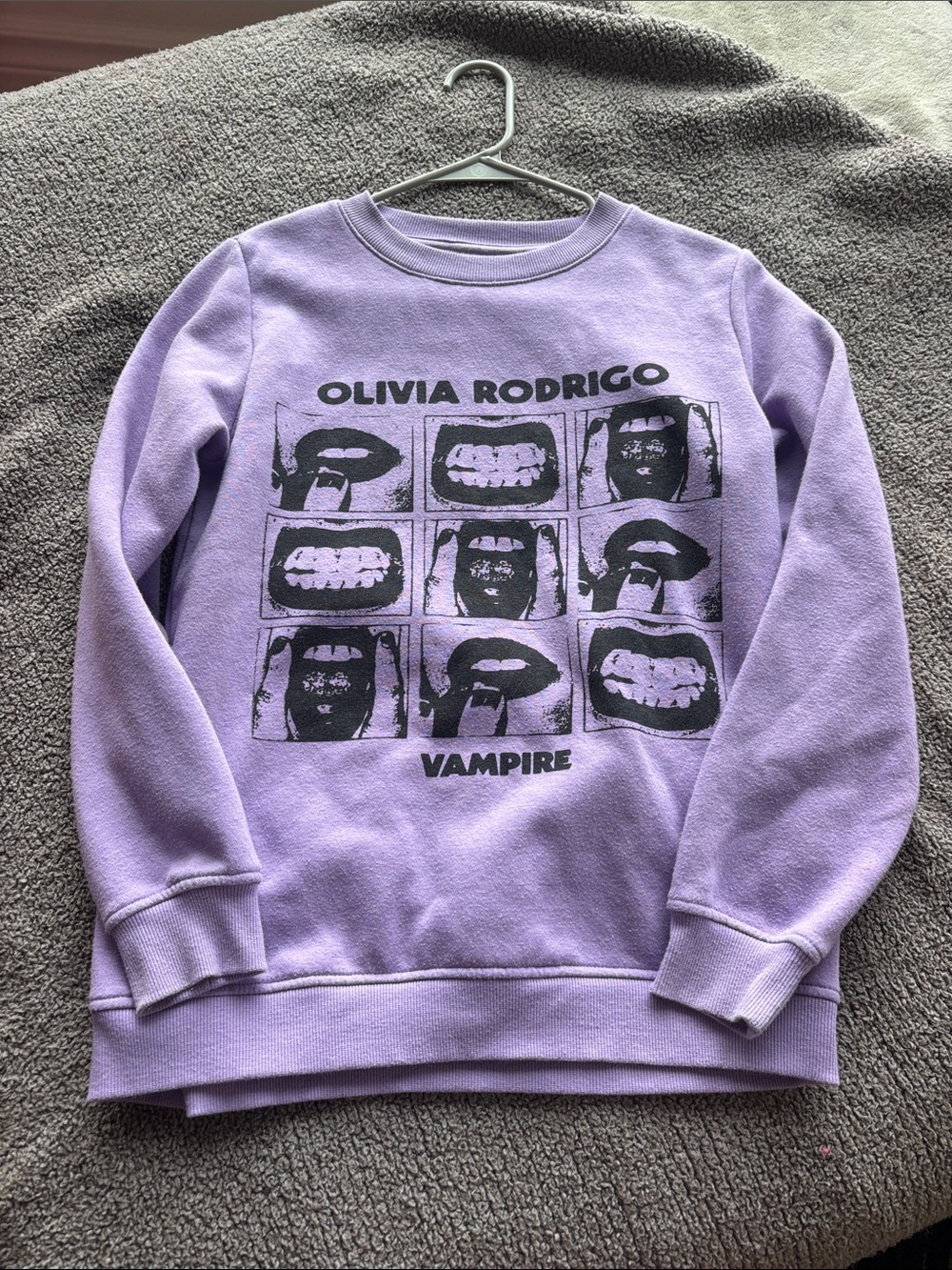 Olivia Rodrigo Vampire' Sweatshirt - Girls